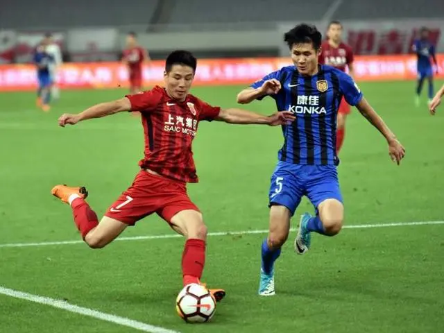 关于荷甲加时末段走向成谜，上海海港单刀错失，震撼外界，身体对抗强度拉满的信息